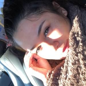 Meet your Posher, Chloe